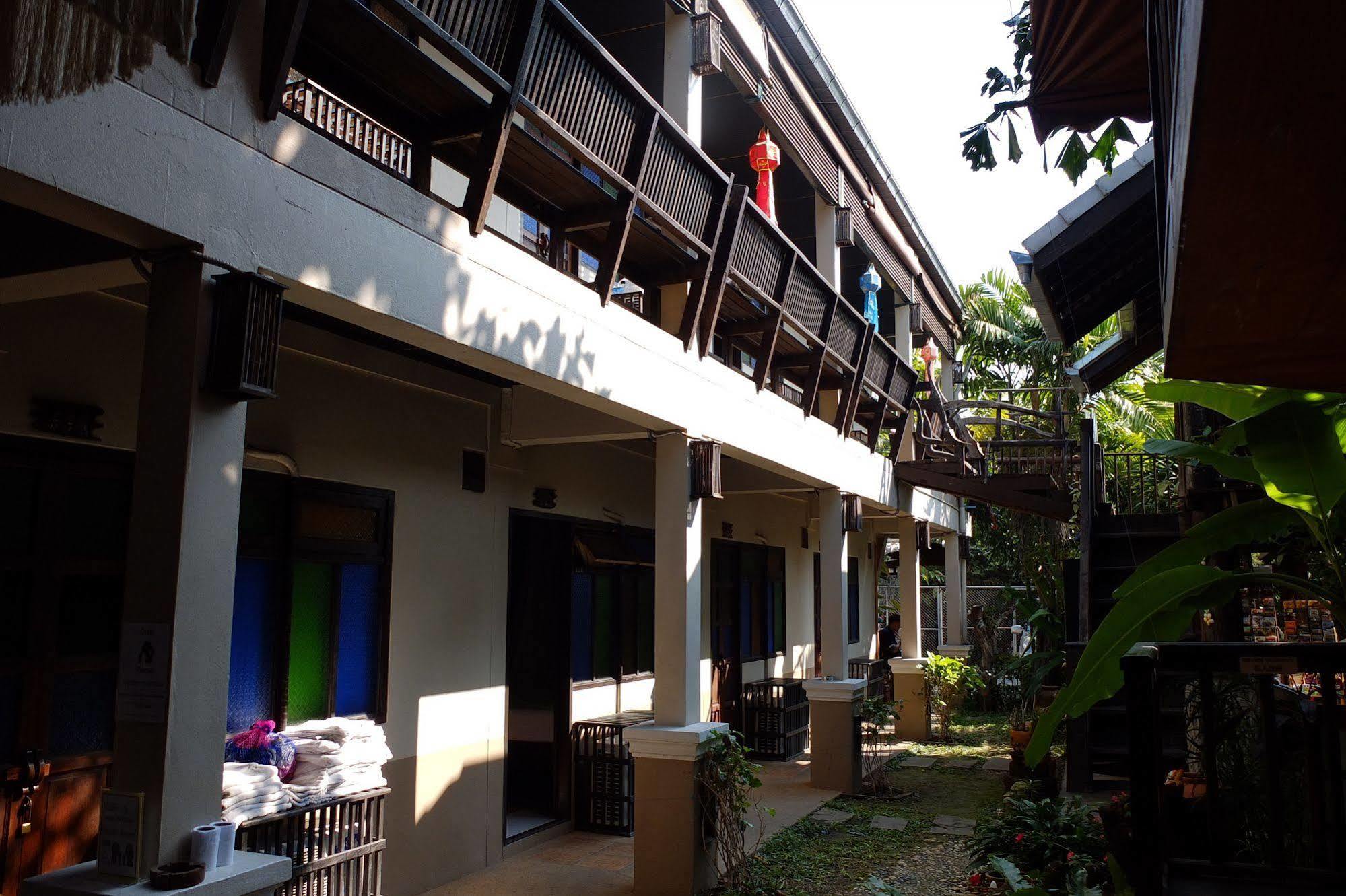 Saithong Guesthouse Chiang Mai Esterno foto